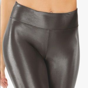 Lustrous High Rise Capri Legging - lead